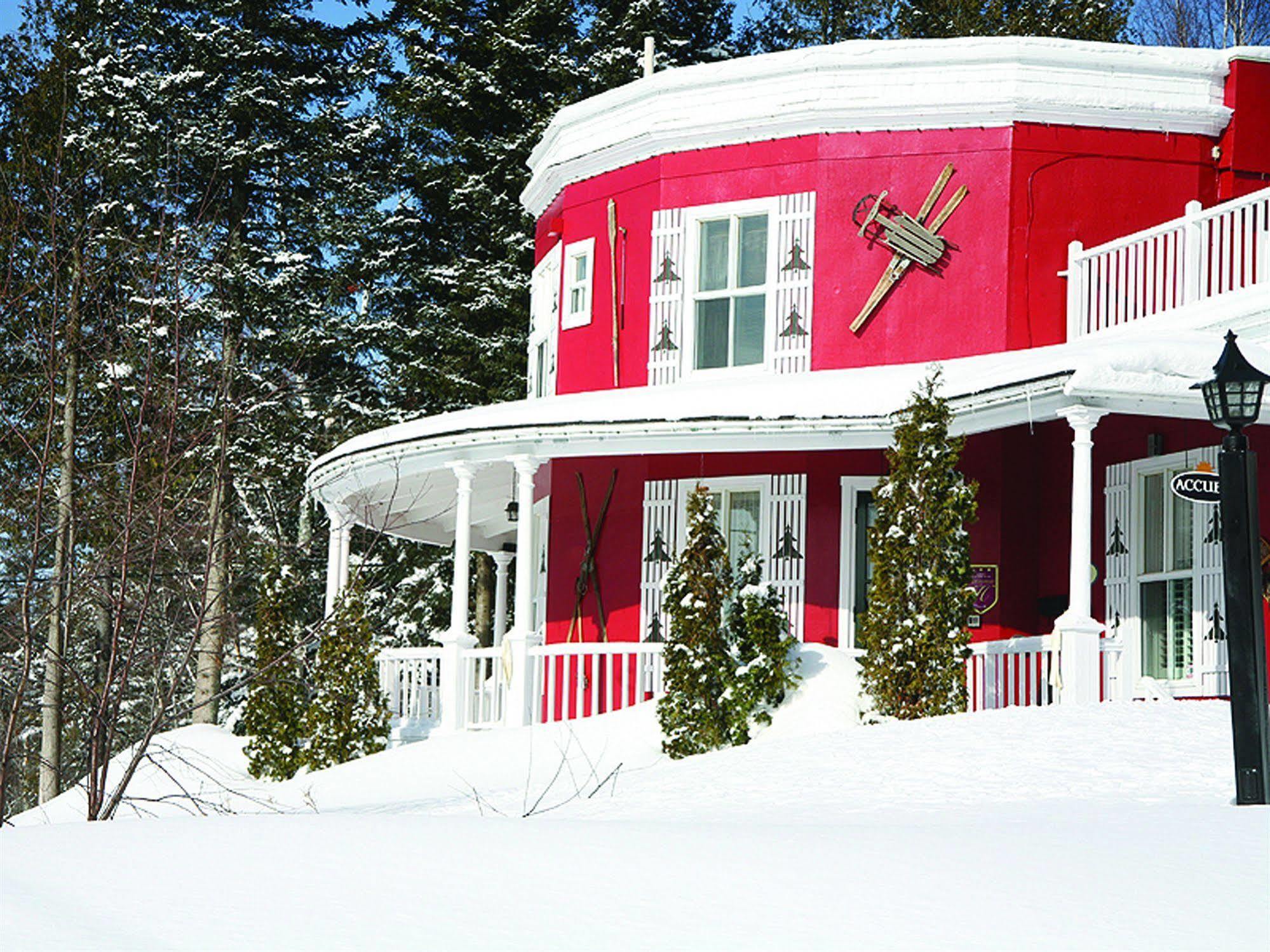 Auberge De La Tour Du Lac Sainte-Agathe-des-Monts Exteriér fotografie
