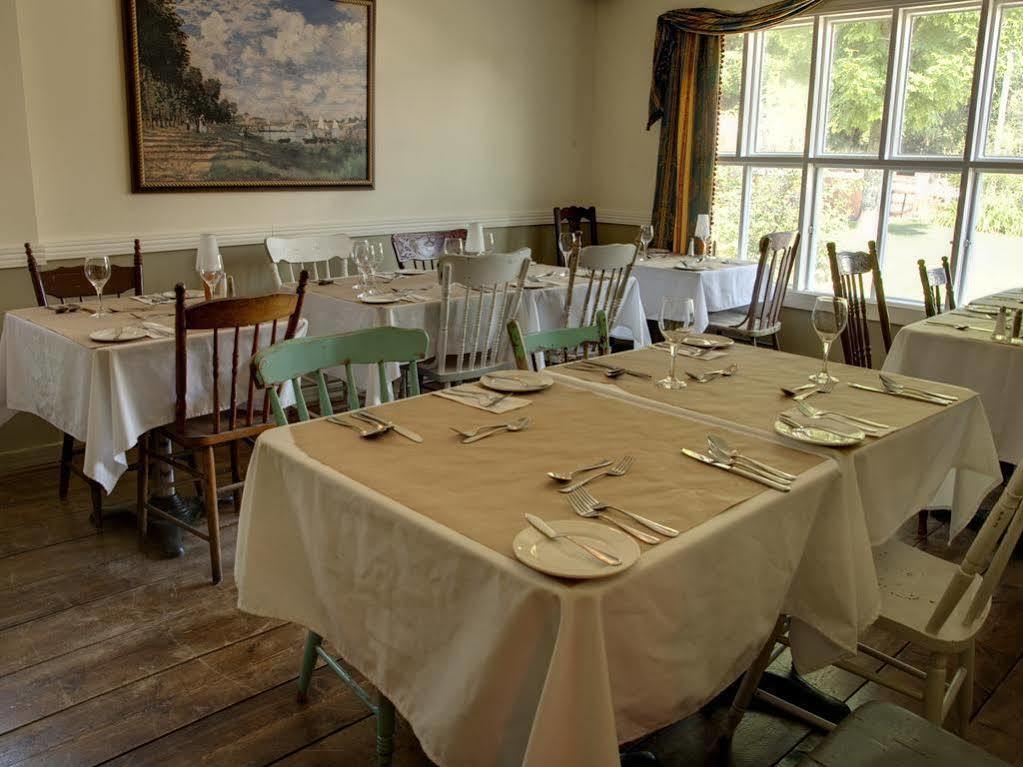 Auberge De La Tour Du Lac Sainte-Agathe-des-Monts Exteriér fotografie