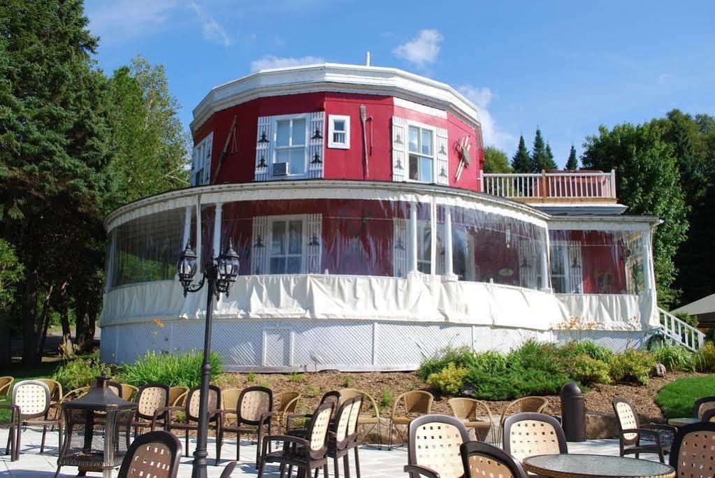 Auberge De La Tour Du Lac Sainte-Agathe-des-Monts Exteriér fotografie